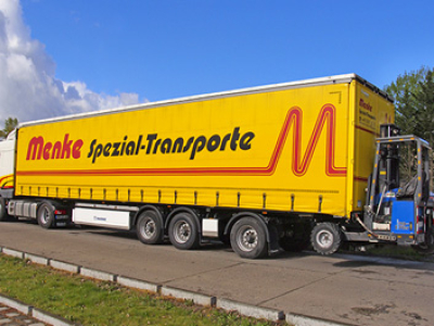 Planensattel mit Mitnahmestapler